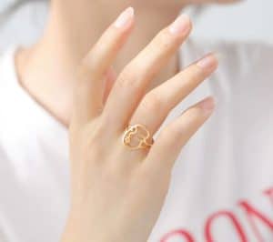 Bague Femme Visage Abstrait Acier Doré