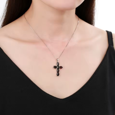 Collier Croix en Rhodolite Grenat et Argent 925 Collier Croix en Rhodolite Grenat et Argent 925